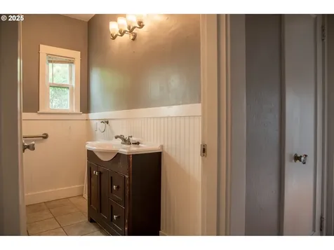 5311 NE 30th Avenue Portland OR 97211