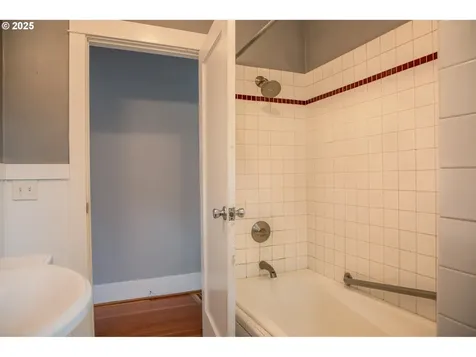 5311 NE 30th Avenue Portland OR 97211