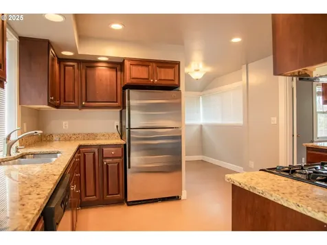 5311 NE 30th Avenue Portland OR 97211