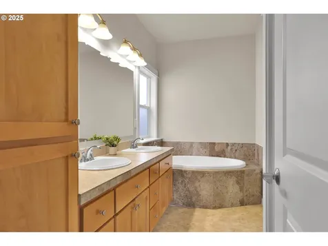 1641 Chasa Street Eugene OR 97401