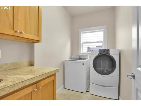 1641 Chasa Street Eugene OR 97401