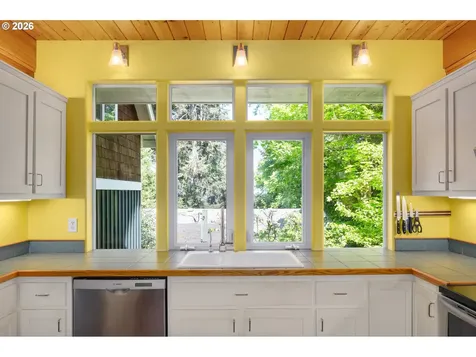 2985 Adams Street Eugene OR 97405