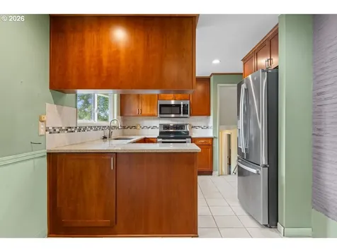 3825 SE 166th Court Portland OR 97236