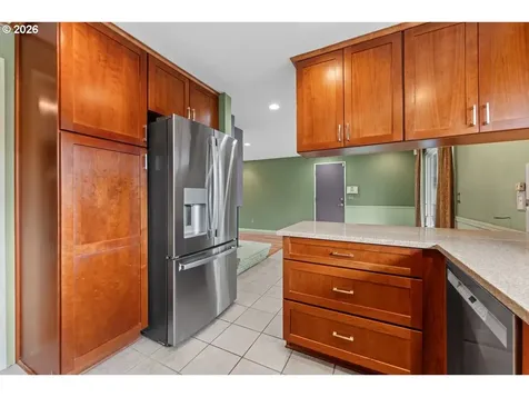 3825 SE 166th Court Portland OR 97236