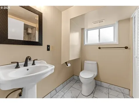 3825 SE 166th Court Portland OR 97236