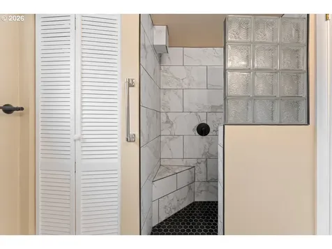 3825 SE 166th Court Portland OR 97236