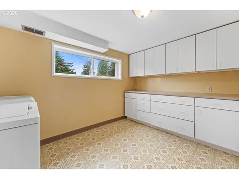 3825 SE 166th Court Portland OR 97236