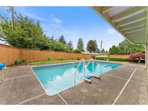 3825 SE 166th Court Portland OR 97236
