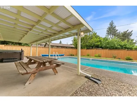 3825 SE 166th Court Portland OR 97236