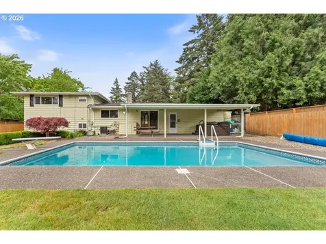 3825 SE 166th Court Portland OR 97236