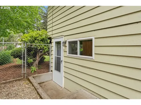 3825 SE 166th Court Portland OR 97236