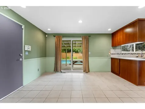3825 SE 166th Court Portland OR 97236