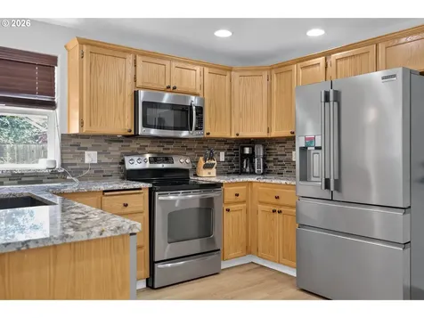 1250 N Ponderosa Street Canby OR 97013