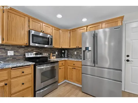 1250 N Ponderosa Street Canby OR 97013