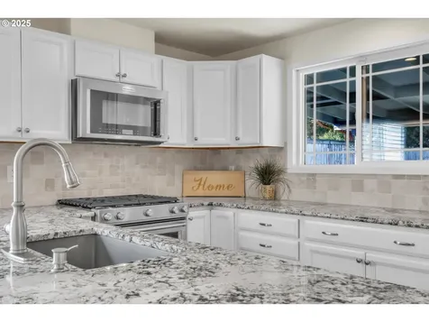 18725 Roundtree Drive Oregon City OR 97045