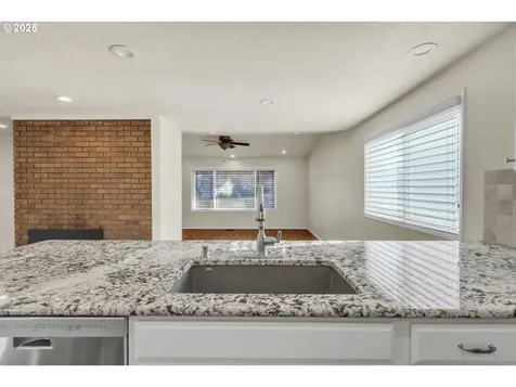 18725 Roundtree Drive Oregon City OR 97045