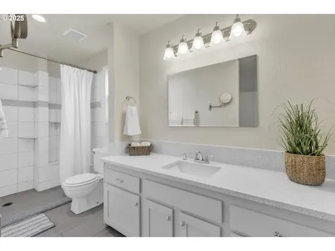 18725 Roundtree Drive Oregon City OR 97045