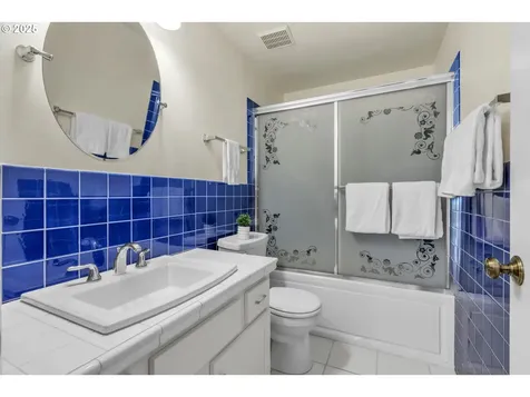 18725 Roundtree Drive Oregon City OR 97045
