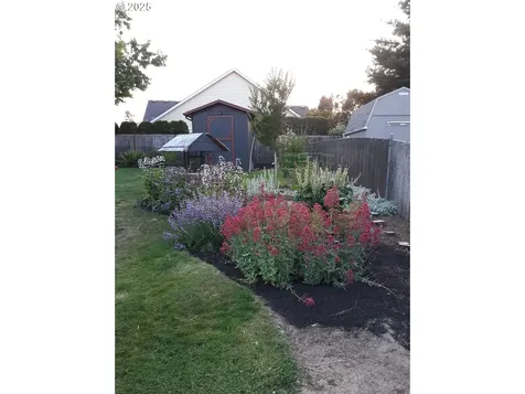 18725 Roundtree Drive Oregon City OR 97045