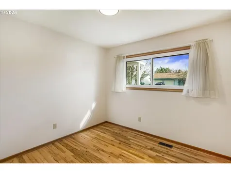 1945 NW 7th Place Gresham OR 97030