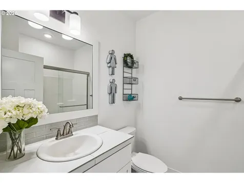 236 NE 17th Avenue Canby OR 97013