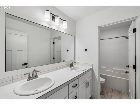 236 NE 17th Avenue Canby OR 97013