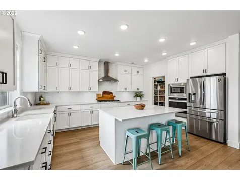 236 NE 17th Avenue Canby OR 97013