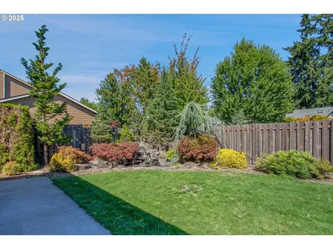 1615 E Briar Court Newberg OR 97132