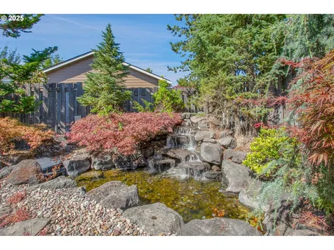 1615 E Briar Court Newberg OR 97132