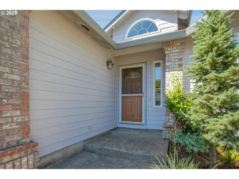 1615 E Briar Court Newberg OR 97132