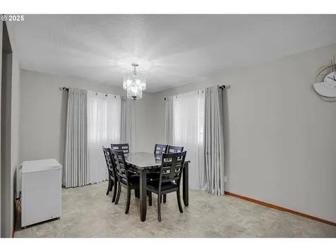 1615 E Briar Court Newberg OR 97132