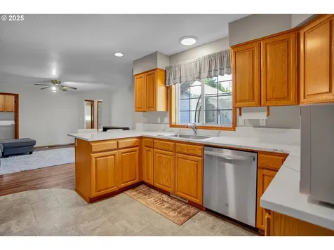1615 E Briar Court Newberg OR 97132