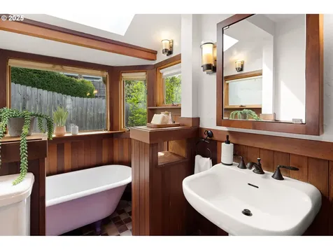 1659 E 23rd Avenue Eugene OR 97403