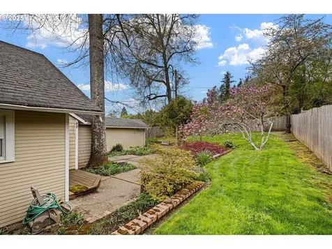 1659 E 23rd Avenue Eugene OR 97403