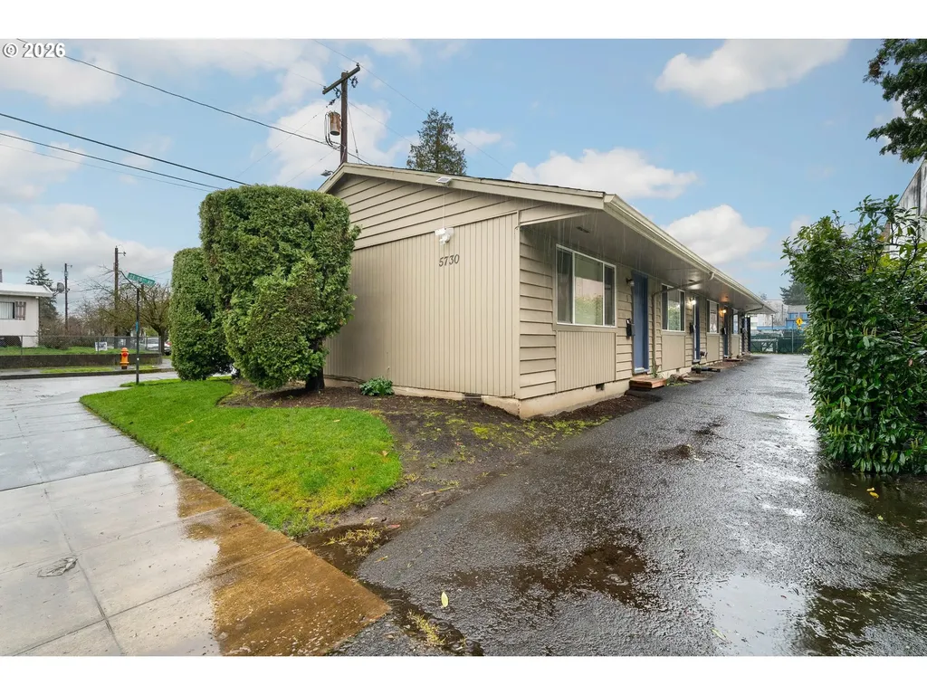 5730 SE Center Street Portland OR 97206
