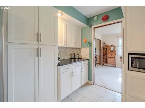 10702 NW 13th Place Vancouver WA 98685