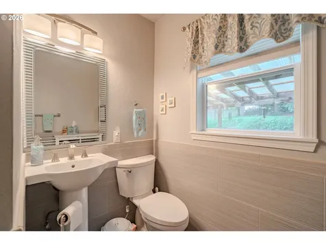 10702 NW 13th Place Vancouver WA 98685