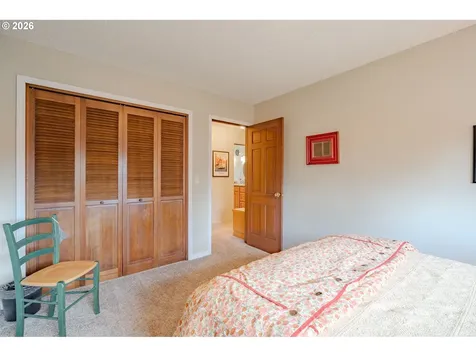 10702 NW 13th Place Vancouver WA 98685