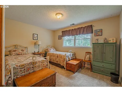 10702 NW 13th Place Vancouver WA 98685