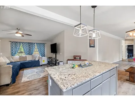 3297 Camas Street Woodburn OR 97071