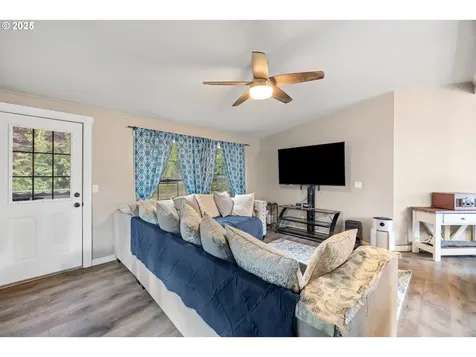 3297 Camas Street Woodburn OR 97071