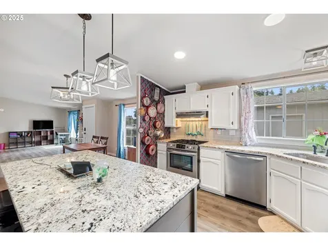 3297 Camas Street Woodburn OR 97071