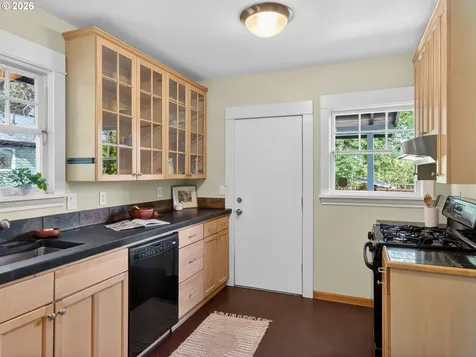 5506 NE 32nd Place Portland OR 97211