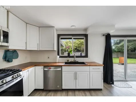 567 NW Cedar Court Warrenton OR 97146