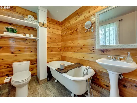 200 Roberson Road Woodland WA 98674