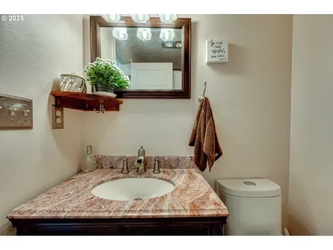 200 Roberson Road Woodland WA 98674