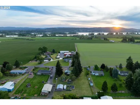 200 Roberson Road Woodland WA 98674