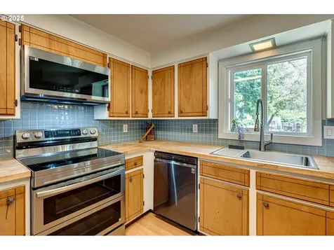 200 Roberson Road Woodland WA 98674