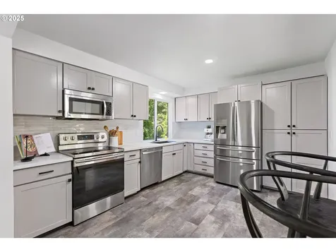 6818 Marquette Drive West Linn OR 97068