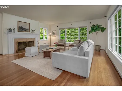 5046 SW Hilltop Lane Portland OR 97221